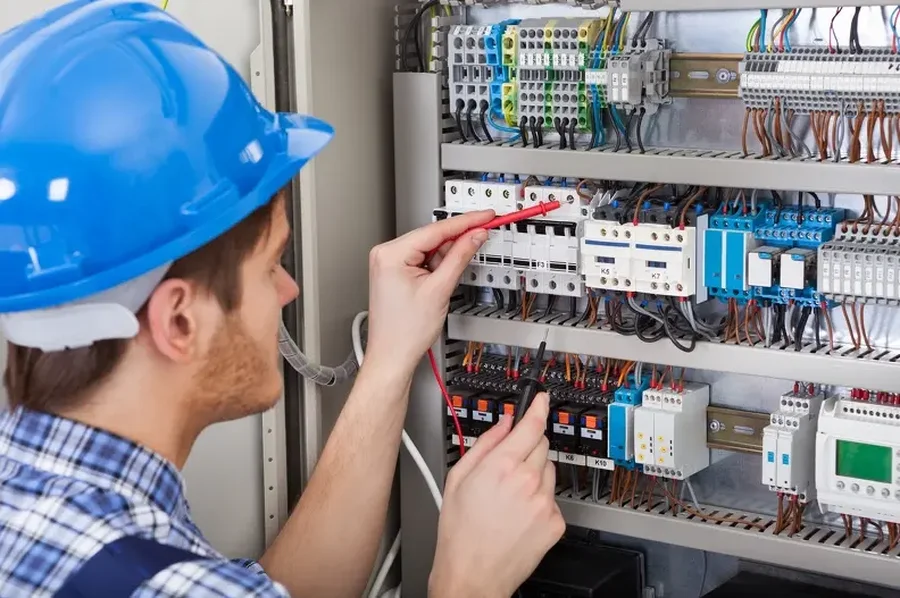 When To Call An Electrician For Electrical Repairs Duarte, CA When To Call An Electrician For Electrical Repairs Duarte, CA